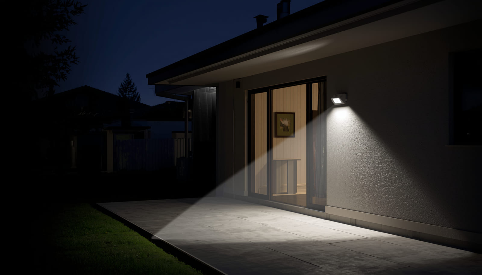 Casa chilena iluminada por un reflector solar.