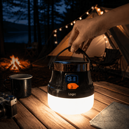 Linterna LED recargable Felibox 150W, máxima potencia portátil para emergencias, camping y operativos nocturnos.