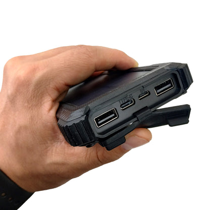 Power bank solar con doble puerto USB y entrada USB-C para carga de dispositivos